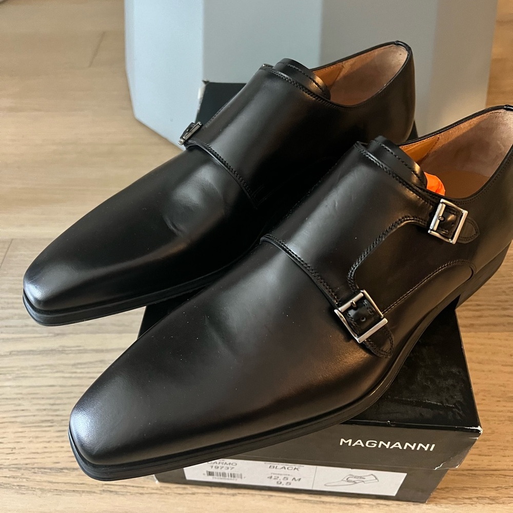 Brand New in Box Magnanni Carmo Leather Dress Shoes (Men size 9.5)